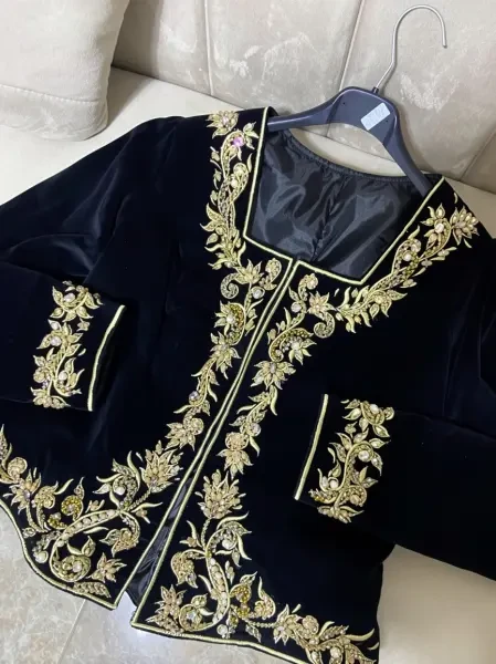 Veste Karakou À Vendre - 1