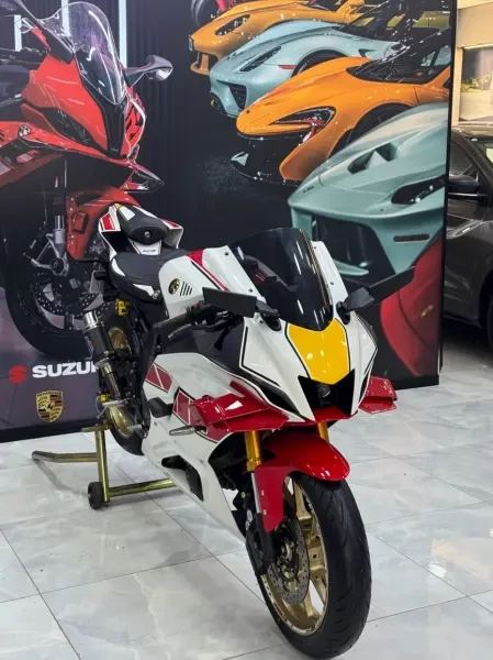 Yamaha R7 60th anniversary 2023 - 1