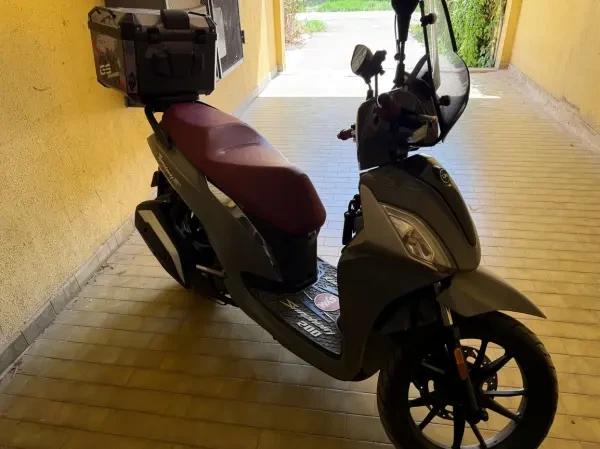 Moto, ST la 200 Moto, ST la 200 - 1