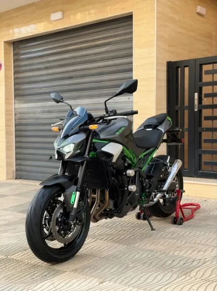 Kawazaki Z900 2025 - 1