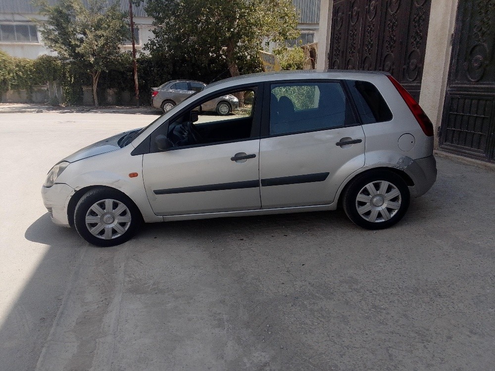 Ford fiesta - 5