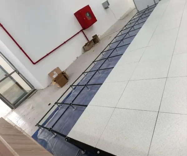 PLANCHER TECHNIQUE POUR DATA - 1