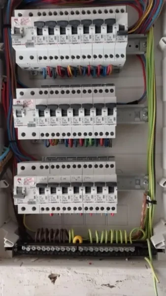 Electricien batiment amine - 1