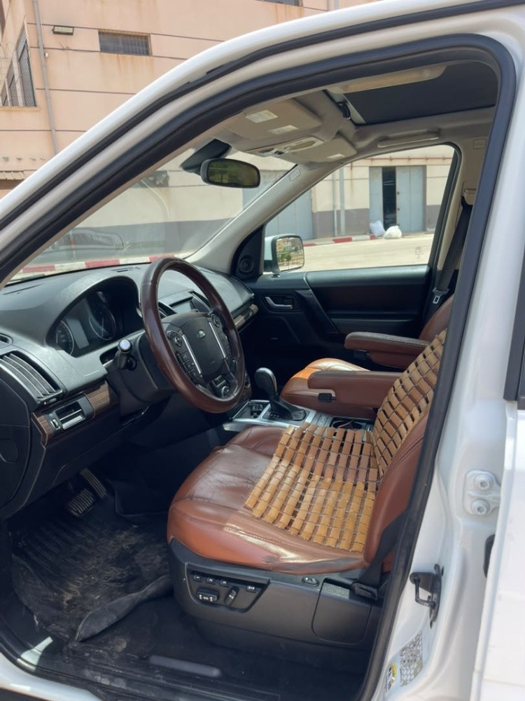 Land Rover  - 6