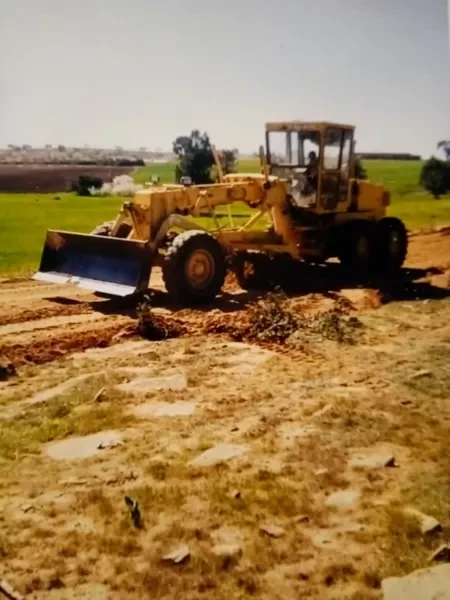 niveleuse komatsu a louer ( - 1