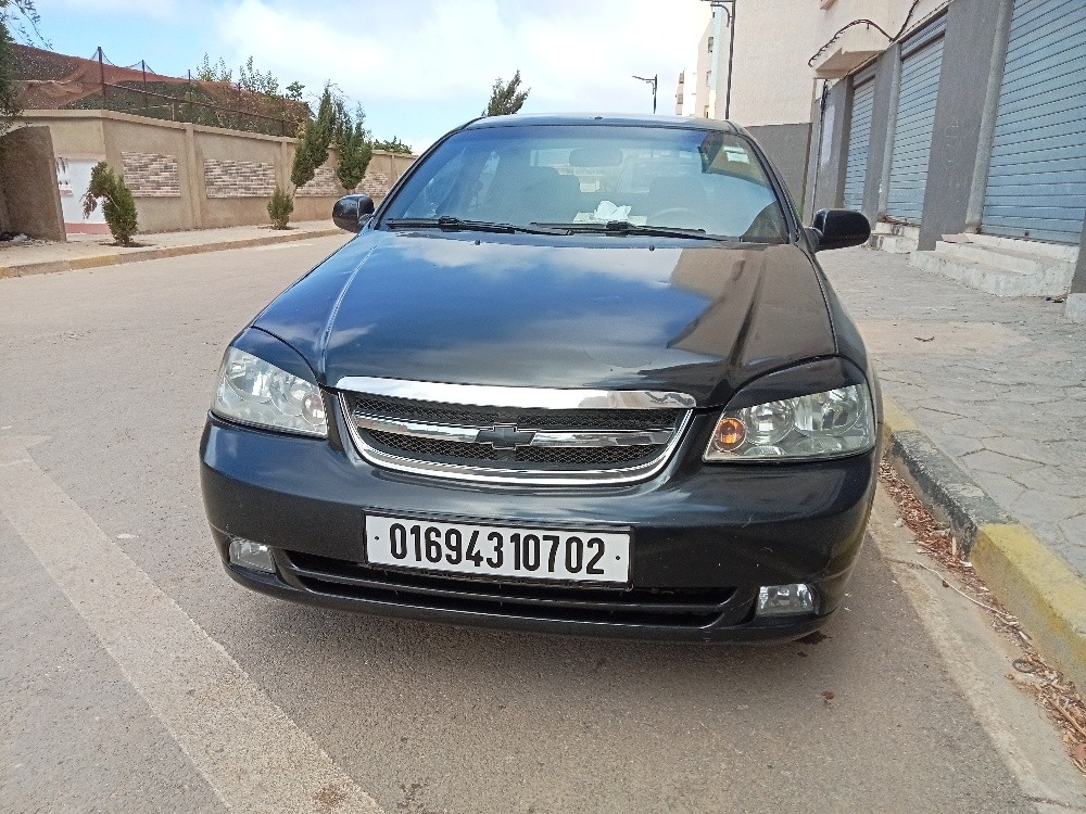 chevrolet optra - 9