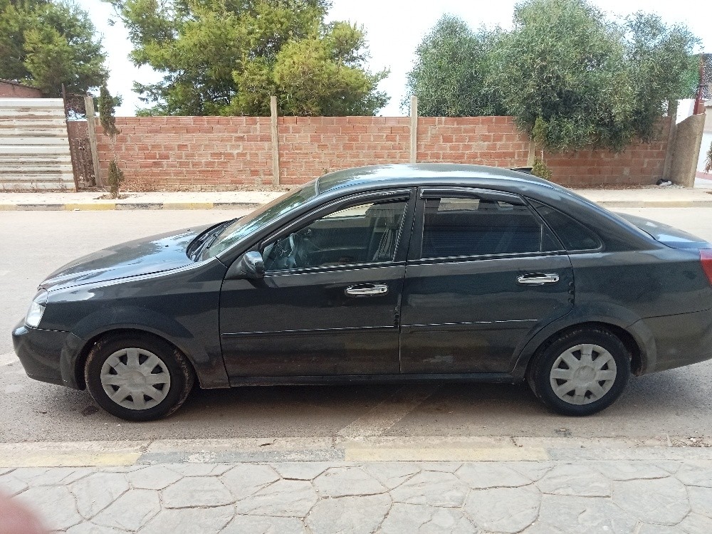 chevrolet optra - 8