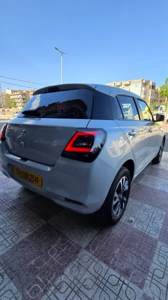 Suzuki Swift 2025 - 1