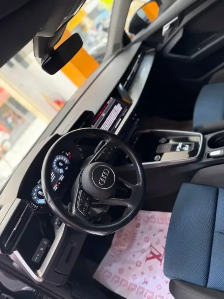 Audi A3 2023 Sline - 2