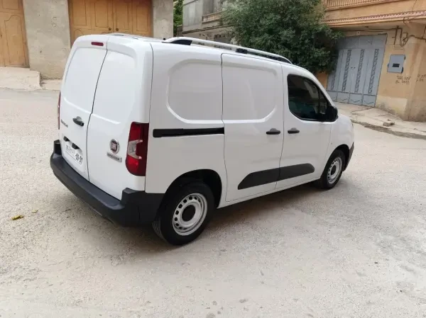 Fiat Doblo 2023 Talyani - 2