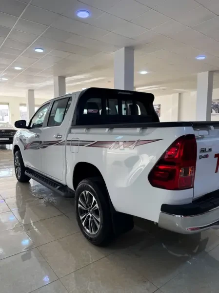 Toyota Revo 2026 - 3
