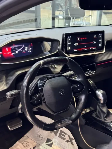Peugeot 208 2022 GT Line - 3