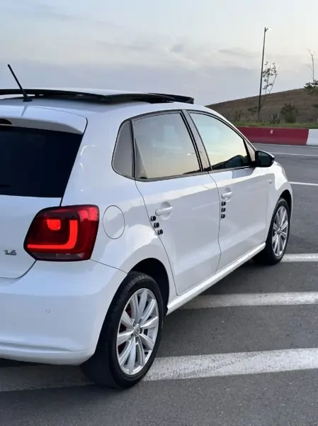 Volkswagen Polo 2014 Life - 1
