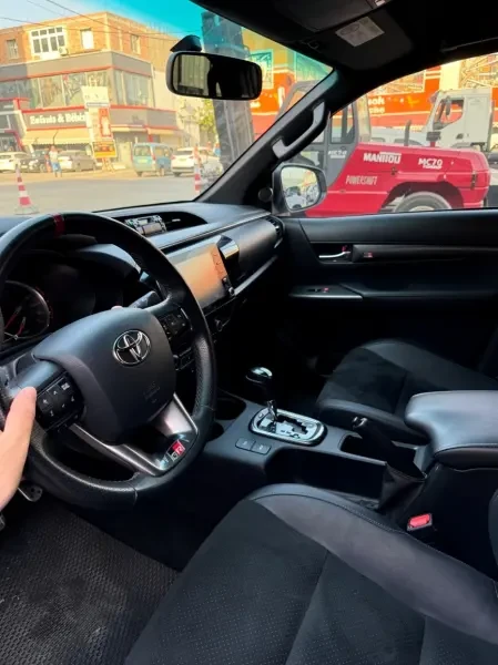 Toyota Hilux 2024 GR SPORT - 2
