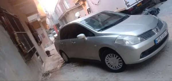 Nissan Tiida 4 Portes 2008 - 2