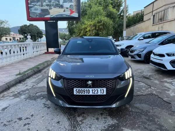 Peugeot 208 2023 GT - 1