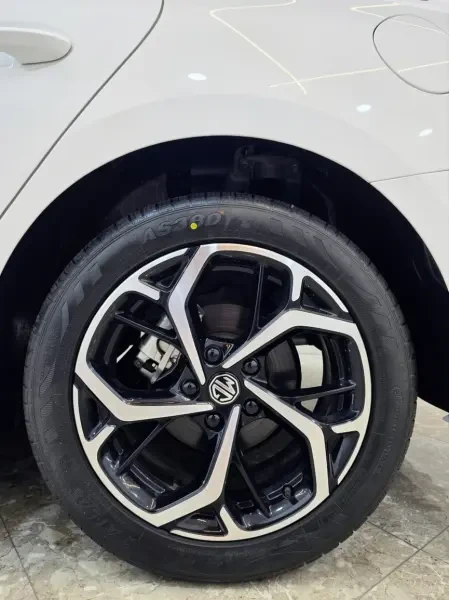 MG MG5 2025 Luxury Edition - 3