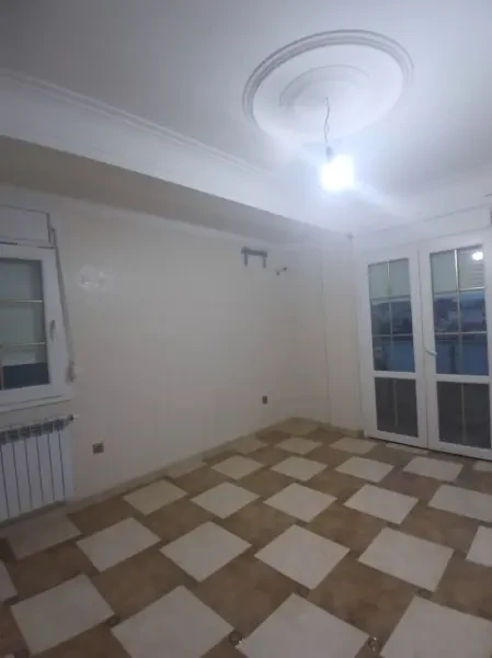 Location Appartement F4 Alger - 1