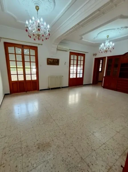 Location Appartement F5 Annaba - 2