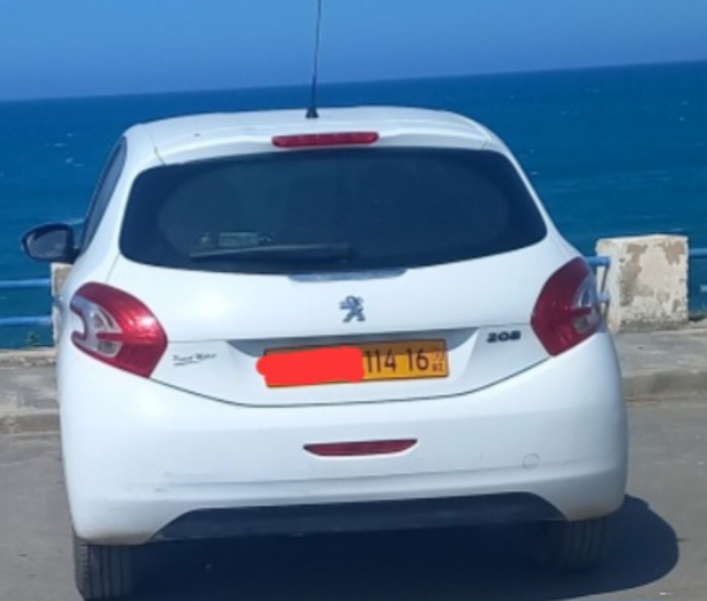 سيارة 208 - 5