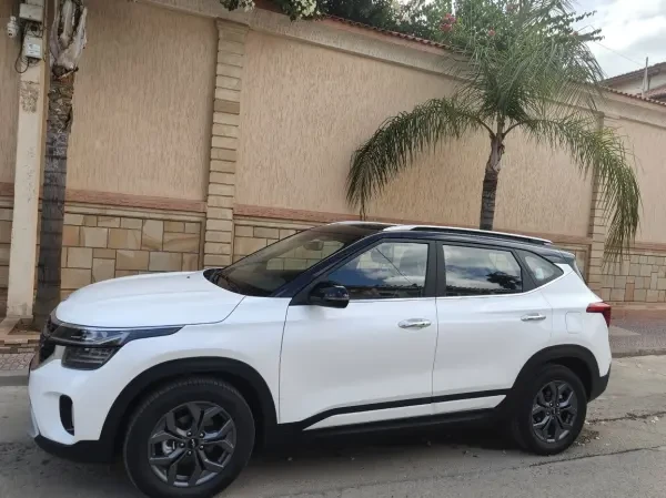 Kia Seltos 2025 Luxury - 3