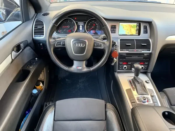 Audi Q7 2011 S-line - 2