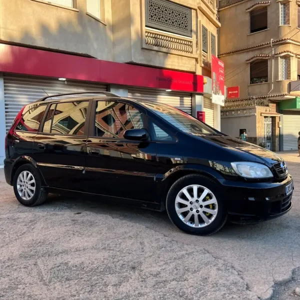 Opel Zafira 2002 - 1
