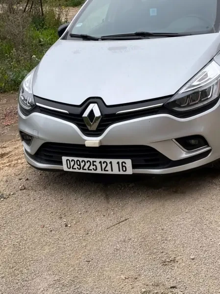 Renault Clio 4 2021 Limited 2 - 1