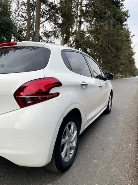 Peugeot 208 2016 208 - 4