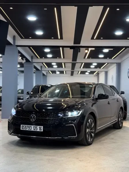Volkswagen Passat 2025 R Line - 4