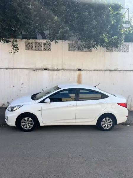 Hyundai Accent RB 4 portes 2017 A - 1
