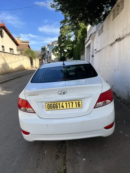 Hyundai Accent RB 4 portes 2017 A - 4