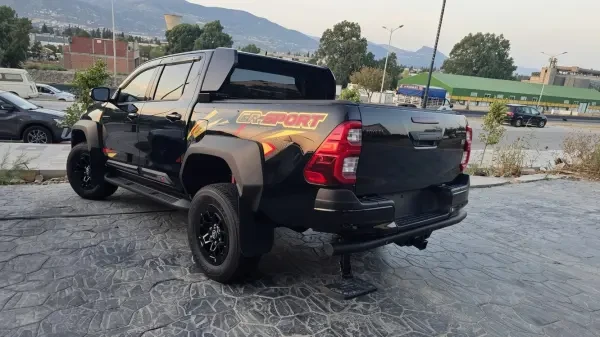 Toyota Hilux 2026 GR - 2