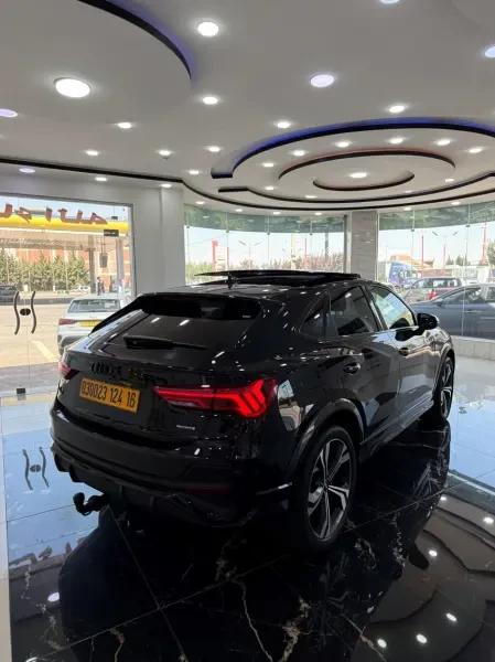 Audi Q3 2024 S Line - 2
