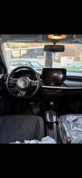 Suzuki Swift 2026 GL Plus - 3