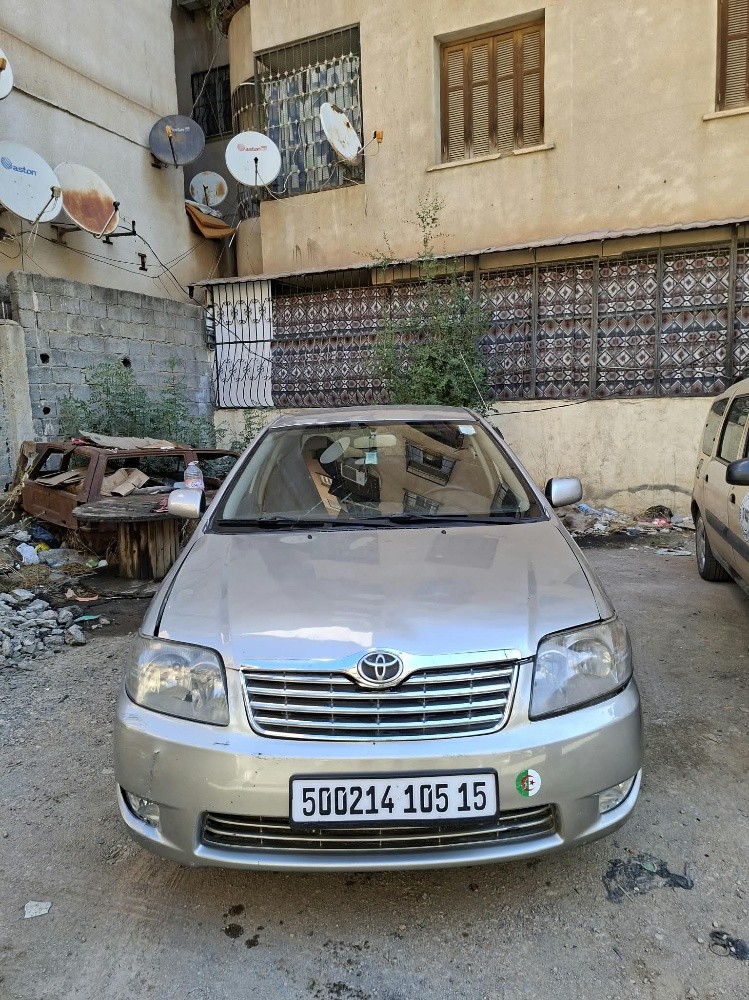 تويوتا كورولا  - 1
