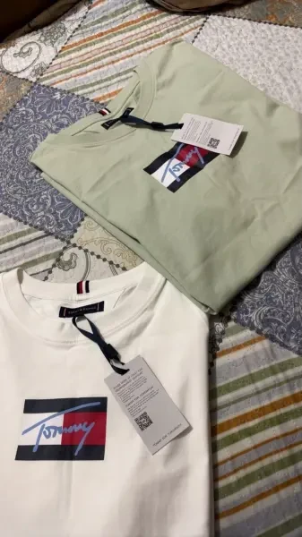 T-shirts Tommy Hilfiger originale - 1