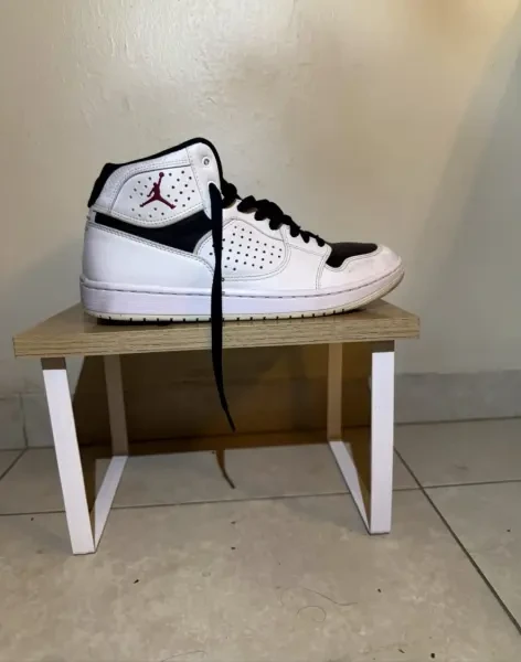 Basket En Très Bon État - 1
