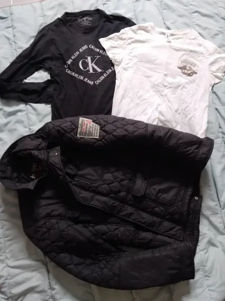 veste noir taille S et 2 tricot. - 1