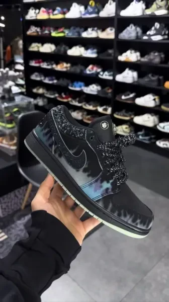 Air Jordan 1 Low Edition Special - 1