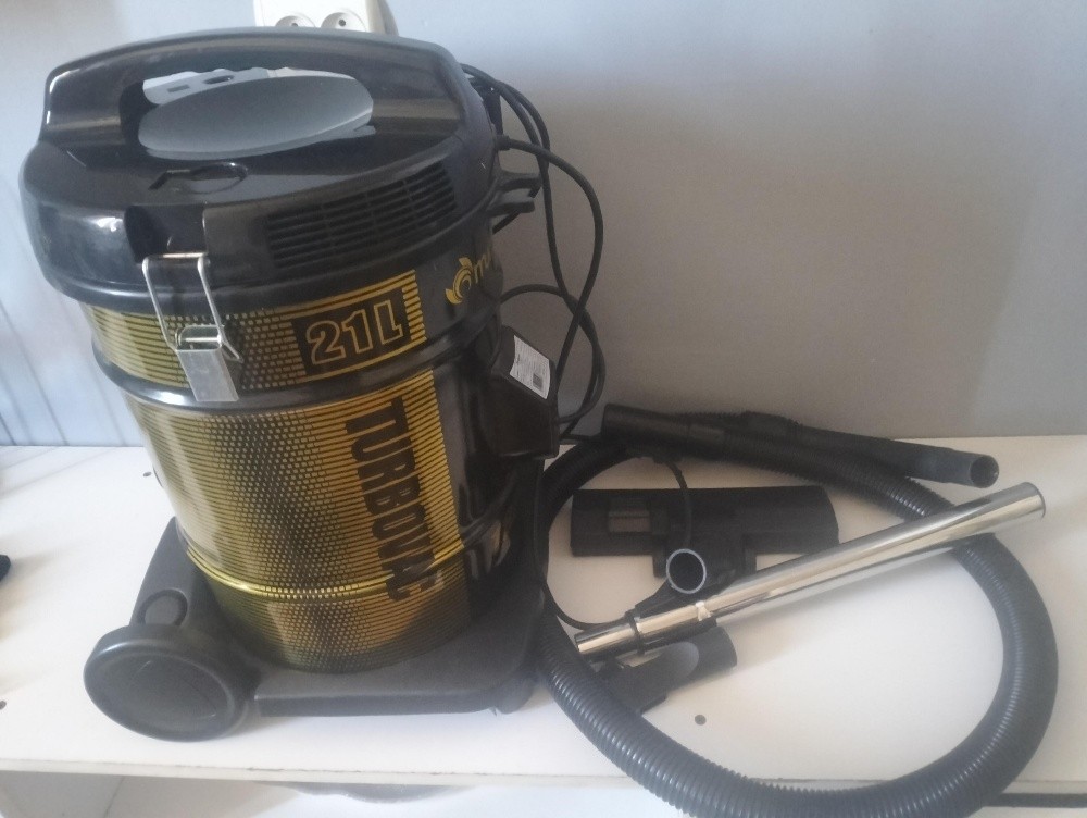 aspirateur poussière et eau - 1