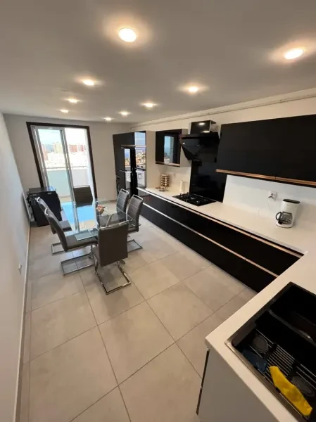 Location Appartement F4 Oran - 1