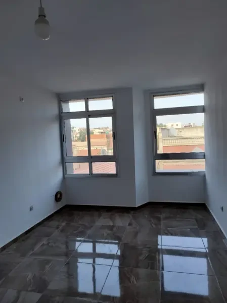 كراء شقة طابق فيلا 4 غرف - 5