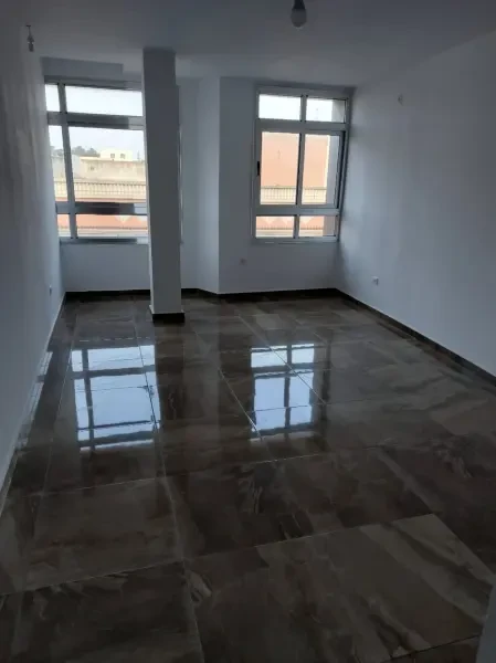 كراء شقة طابق فيلا 4 غرف - 1