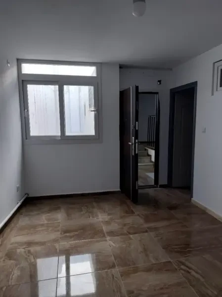 كراء شقة طابق فيلا 4 غرف - 2