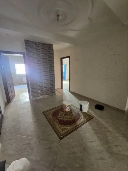 كراء شقة طابق فيلا 4 غرف - 1