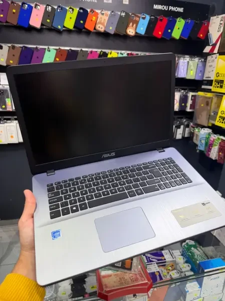 Asus vivobook 17Intel(R) Celeron( - 1