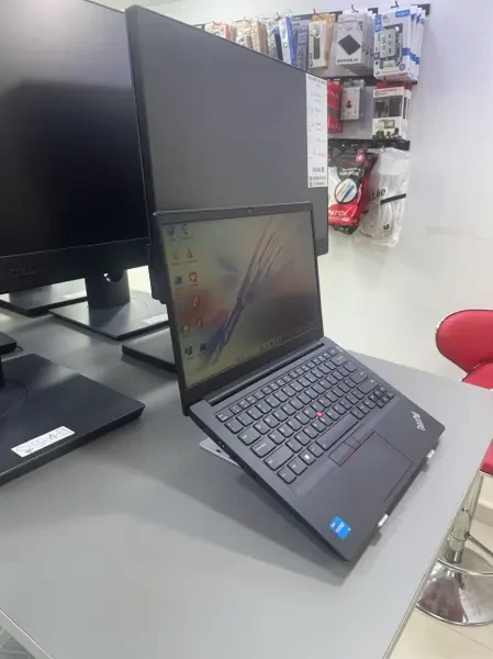 LAPTOP LENOVO THINKPAD E14 - 1