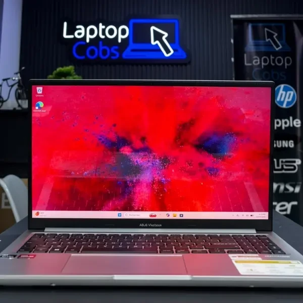 ASUS VIVOBOOK 15 AMOLED AMD RYZEN - 1
