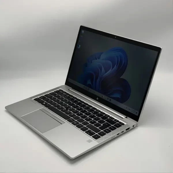 HP ELITEBOOK 845 G8 / Ryzen 3 540 - 1